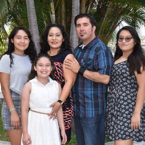 Meet your Posher, Mercedes